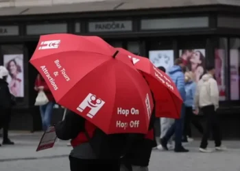 Prague Takes Action Against So-Called “Deštníkáři”: New Rules to Curb Tourist Scams