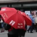 Prague Takes Action Against So-Called “Deštníkáři”: New Rules to Curb Tourist Scams