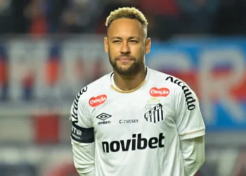 Neymar apologizes after slapping the Brazilian legend’s son