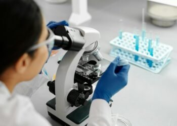 Researchers Achieve Breakthrough in Light-Controlled Targeted Therapy