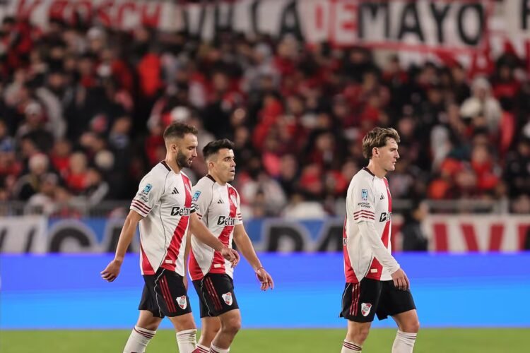 The combo that sank River: the starters did not respond and the replacement passed on tiptoe