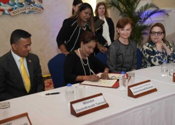 PM hails move by World Bank to set up offices in T&T