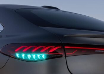 Cars with turquoise lights are starting to appear on the roads. It’s not about fashion – Magazine – Car