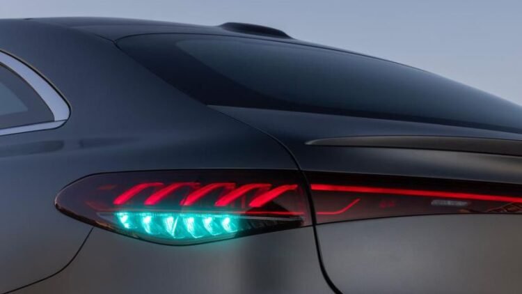 Cars with turquoise lights are starting to appear on the roads. It’s not about fashion – Magazine – Car