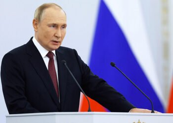 Putin proposes truce for May 9 after talks with Trump