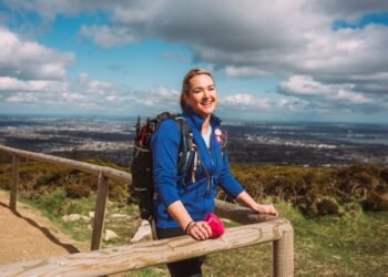 Ruth Medjber meets Cara Byrne of Hike Psych
