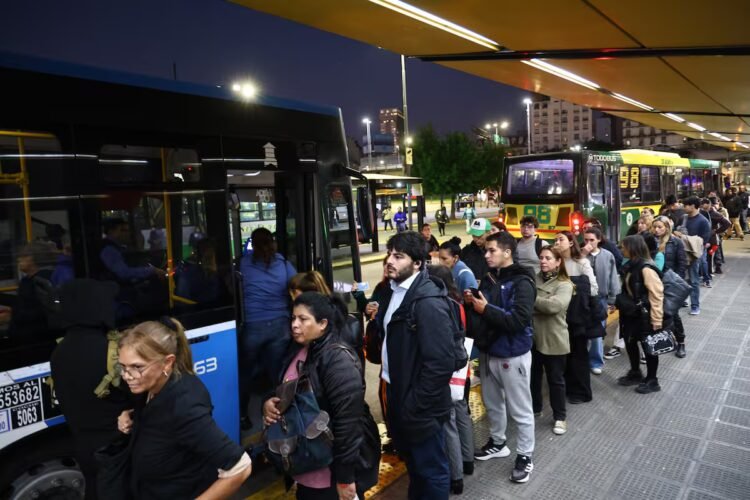 The bus ticket increases 11.16% from this Monday in the province of Buenos Aires: how are the rates