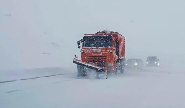 Gyumri-Ashotsk road and Gyumri-Yerevan highway near Lanjik village are closed for trucks with coupling