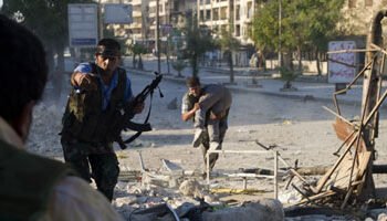ISIS targets a house and an exchange shop in Deir ez-Zor after their owners refused to pay zakat.