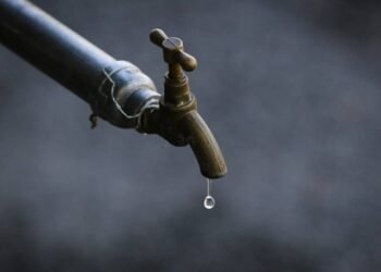 KUTS-related works trigger pipeline burst at Jln Wan Alwi, several areas hit by water disruption