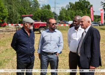 Burkina Faso delegation shows interest in Belarusian farm machines
