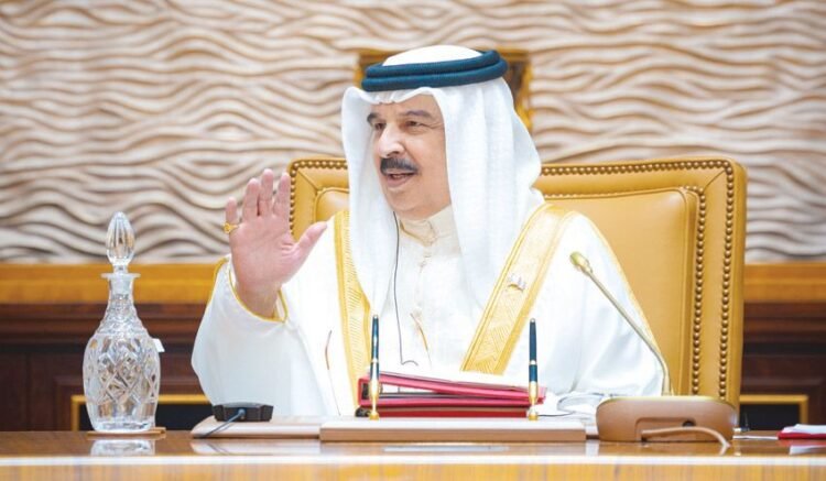 Gulf News | His Majesty the King receives more telegrams of support and loyalty from a number of generous Bahraini families and families.