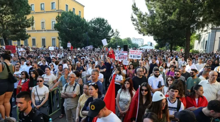 Albania’s Zvernec Revolt – Tirana Times