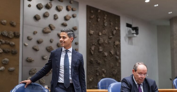 After more than a hundred days of the Jetten cabinet, the VVD is giving nothing away and the opposition smells blood