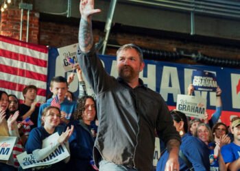 Graham Platner Controversy Deepens Democratic Unease Before Maine Senate Primary