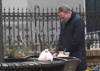 The director of the Jovin high school spent more than a third of the money from the project on his fee: the professors received 850, and the director 12,600 euros for the same job – Society