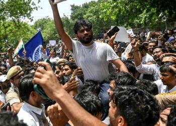 Young activist from the lowest layer of the Indian population wants to unite ‘cockroaches’ for better education and against corruption