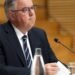 The government phased out crisis response too quickly after the first corona wave, says Hubert Bruls. And the curfew was ‘robust’ but did ‘hurt’