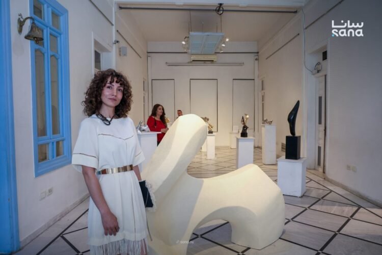Halla al-Jari presents first solo sculpture exhibition in Damascus