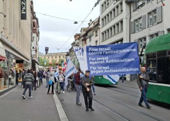 Israel rally and counter-demonstration clash in Switzerland