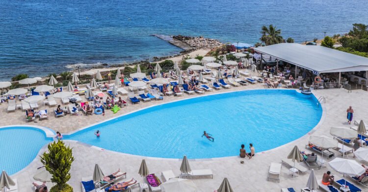Brits warn: Avoid all-inclusive resorts in Greece and Spain | Life