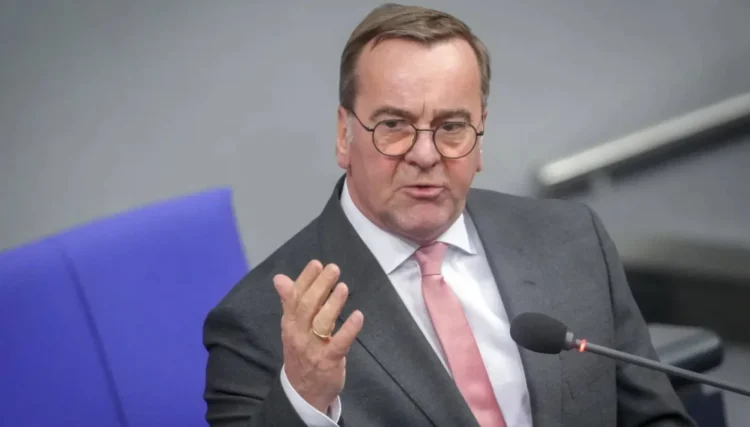 The German Defense Minister holds Trump responsible for closing the Strait of Hormuz