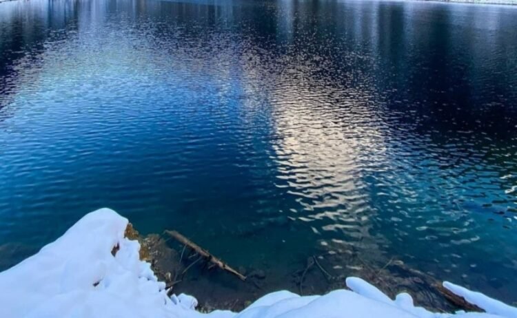 Folk legends: A lake in the syrt zone of Issyk-Kul, where the screams of a woman and the crying of a child can be heard. Photo