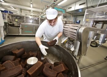 A well-known bakery is laying off most of its people – shutting down?