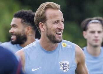 Before the first match – unpleasant news: the England football team has been robbed