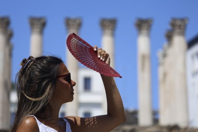 An extremely hot wave will affect Europe these days, temperatures over 40 degrees are expected
