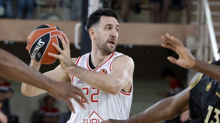 Vasilije Micić shone on the court, but the duel was interrupted due to the security situation (VIDEO)