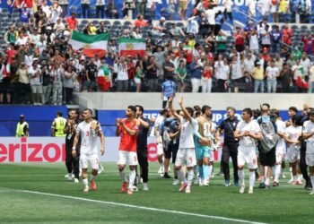 Iran’s football players left a handwritten message in the dressing room that is retold all over the world – Sport