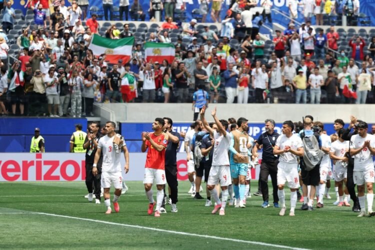 Iran’s football players left a handwritten message in the dressing room that is retold all over the world – Sport