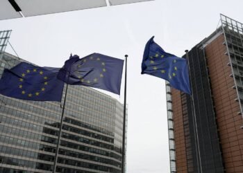 Press review: EU seeks to derail Ukraine talks as oil prices fall on Mid-East peace hopes – Press Review