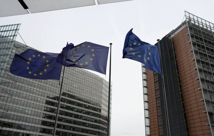 Press review: EU seeks to derail Ukraine talks as oil prices fall on Mid-East peace hopes – Press Review