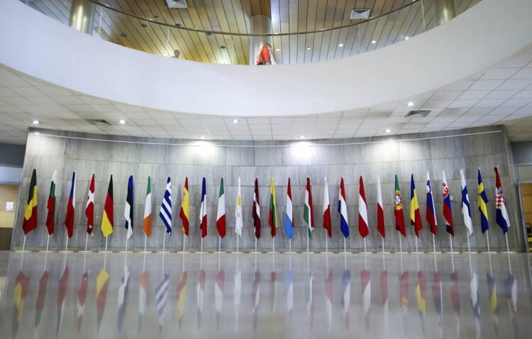 Hungary once again holds up Ukraine’s EU accession process — Politico – World