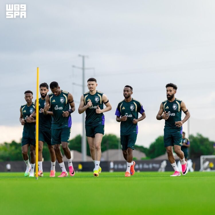 Al-Riyadh newspaper | Al-Akhdar continues his training during his World Cup preparatory camp in Austin