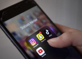 Proposal: 15-year age limit for social media