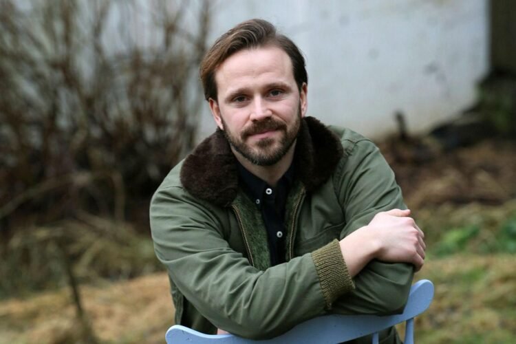Þórður directs an adaptation of a well-known video game