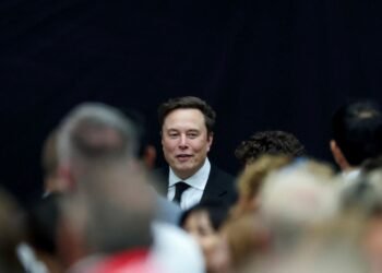 SpaceX overtakes Amazon