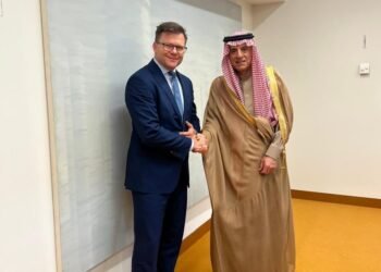Al-Riyadh newspaper | Al-Jubeir meets with the German Minister of Environment, Climate Action, Environmental Protection and Nuclear Safety