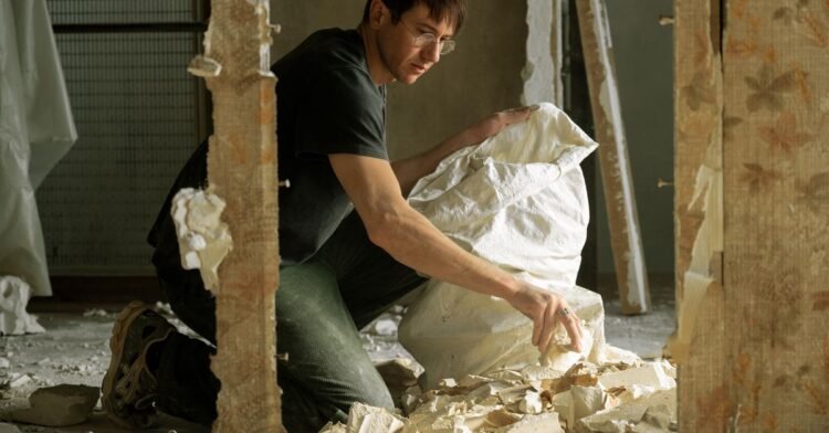 Valérie Donzelli made a film about a writer who works on the side: ‘Art does not come from suffering, just look at Picasso’
