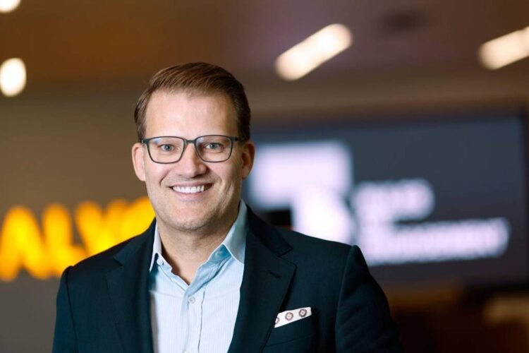 15 billion share capital offering at Alvotech
