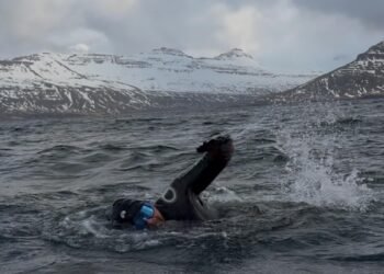 Willing to be the first to swim Lagarfljót