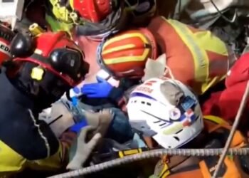 12-year-old boy pulled from rubble in Venezuela