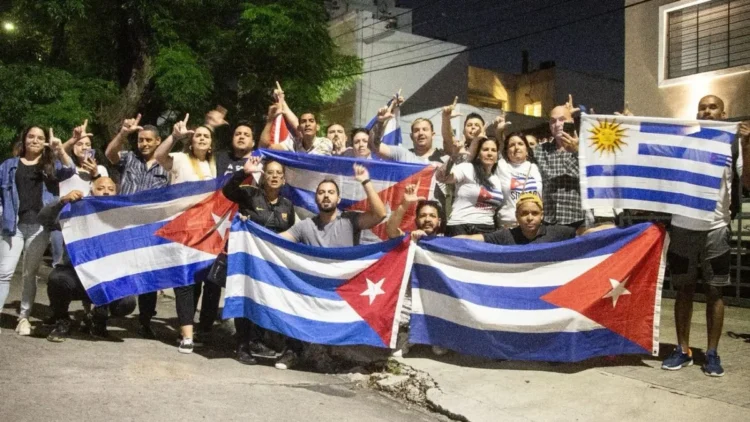 Brazilian intelligence warned that about 30 Cubans enter Uruguay per day through Rivera