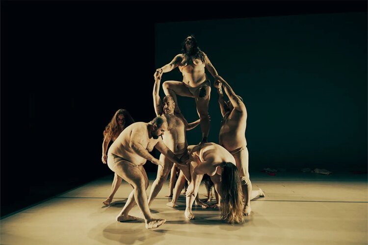 Alberto Velasco and his ballet for fat people: "But hippos are beautiful!"