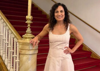 Toni Acosta: "I cushioned the ego in my house with my children. I have become very homely and they are the ones in charge of putting your feet on the ground"