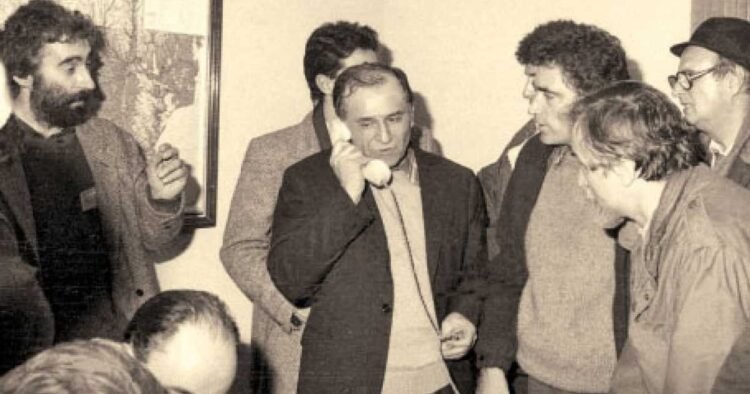 The secrets of the MAE after 1989. Historian Cosmin Popa: “Ion Iliescu governed through hybrid war before it was officially invented”