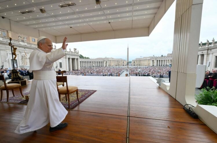 Pope: ‘Keep beautiful witness of Corpus Christi processions alive’
